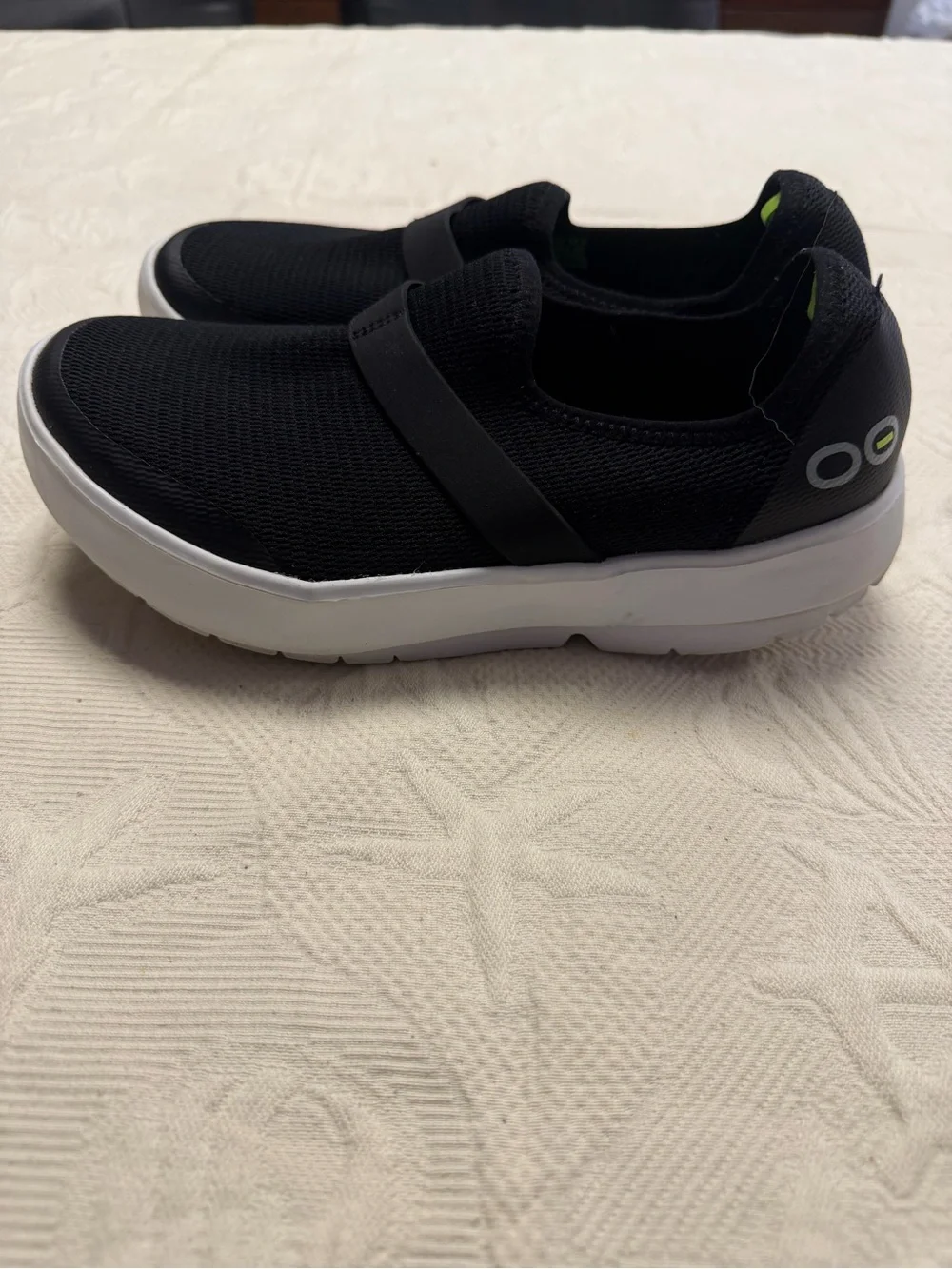 OOFOS OMG Ezee-Low 8.5